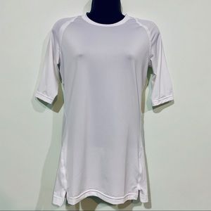 NWOT - Women’s White Nike Dri-Fit Shirt